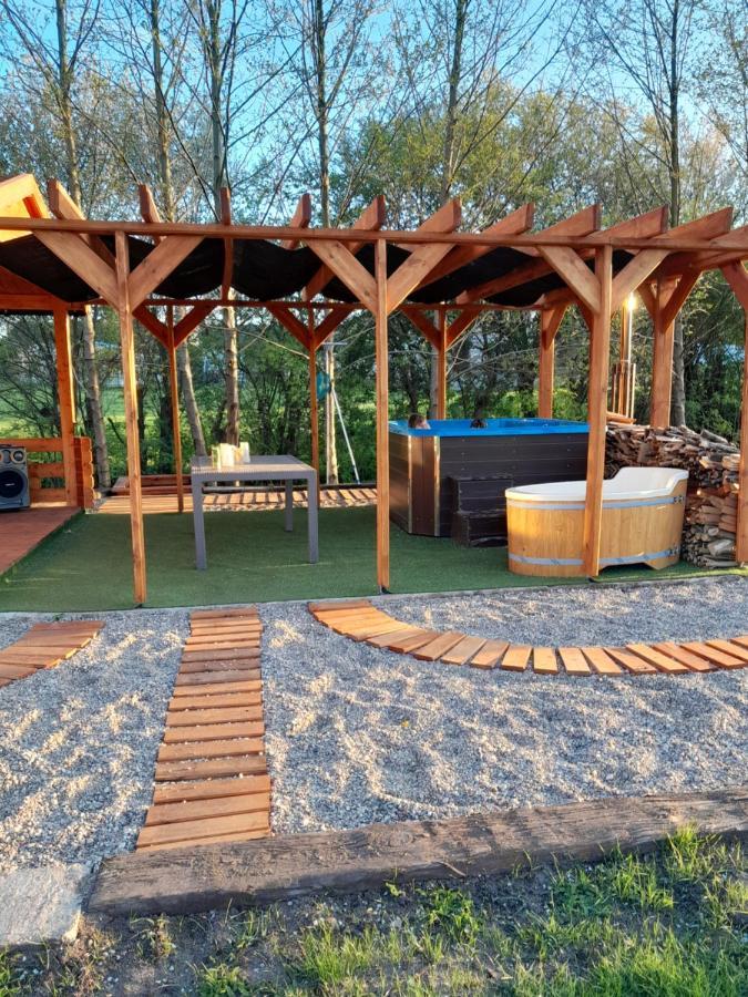 Florczaki Pensjonat Agroturystyczny Pod Modrzewiem B&B 외부 사진